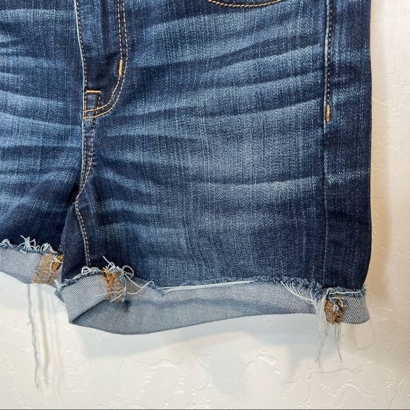 AMERICAN EAGLE High Rise Shortie Rolled raw hem Size 0 - Picture 2 of 6